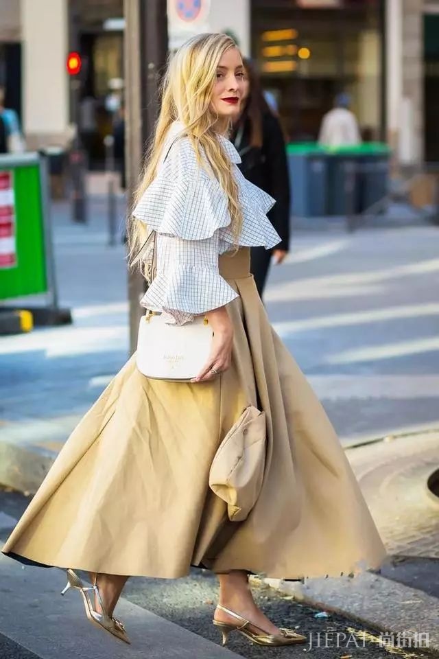 还穿小白鞋?试试现在最新的夏日搭配吧