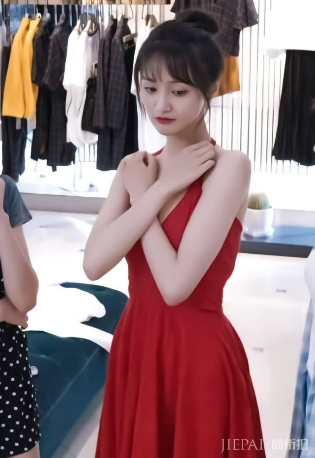 看了郑爽穿红裙子终于明白,这才是颜值巅峰!