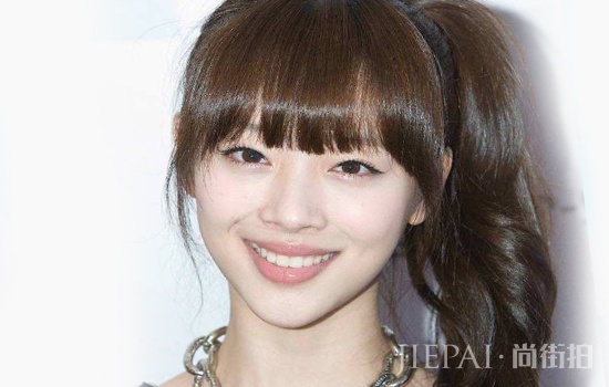 适合扎马尾的卷发 大气精致简约性感