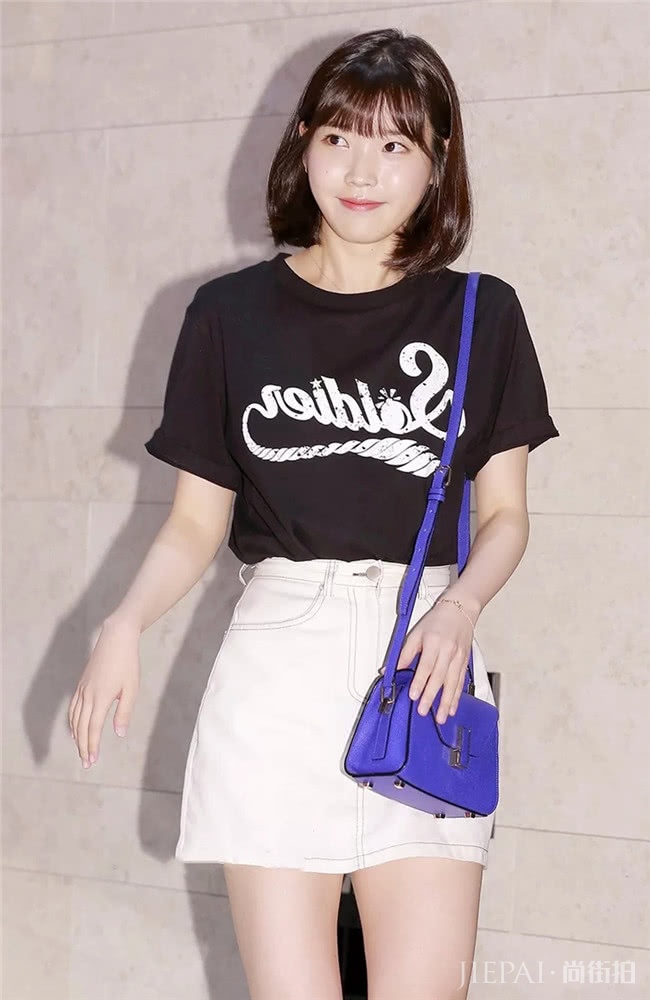 天气越来越热，你需要一条迷你裙来给你降温