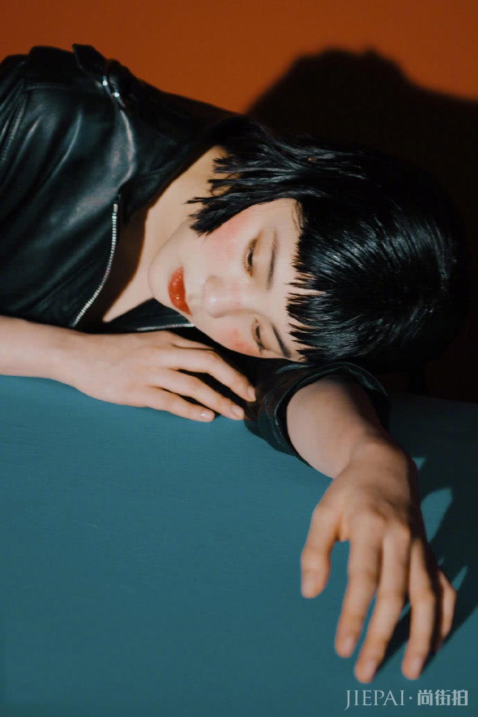 欧阳娜娜剪狗啃头发型!港风造型变化有点大