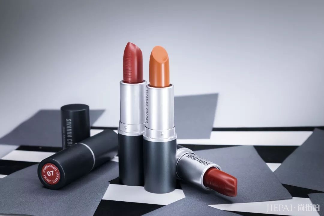 今年夏天必备的神仙色口红，让人直呼“OMG”！