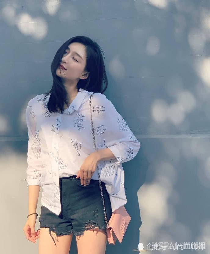 江疏影穿连体裤接地气,但怎么看都是白富美