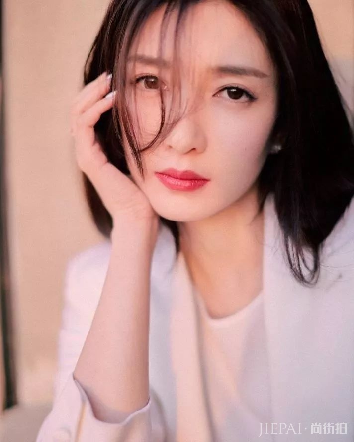 这个季节抹上樱桃红唇+樱桃妆容,让你气质爆表,甜美还显小!