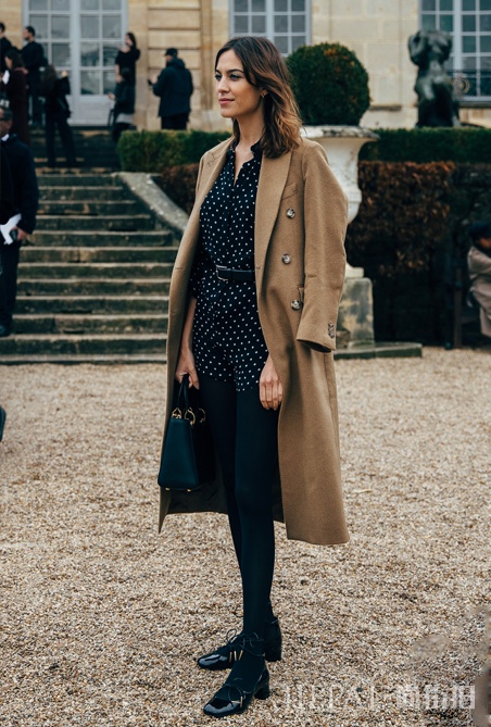 黑色衣服的搭配 优雅修长酷炫显瘦