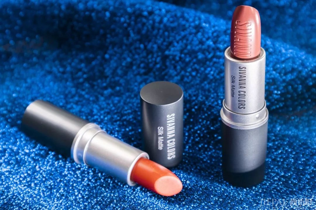 今年夏天必备的神仙色口红，让人直呼“OMG”！