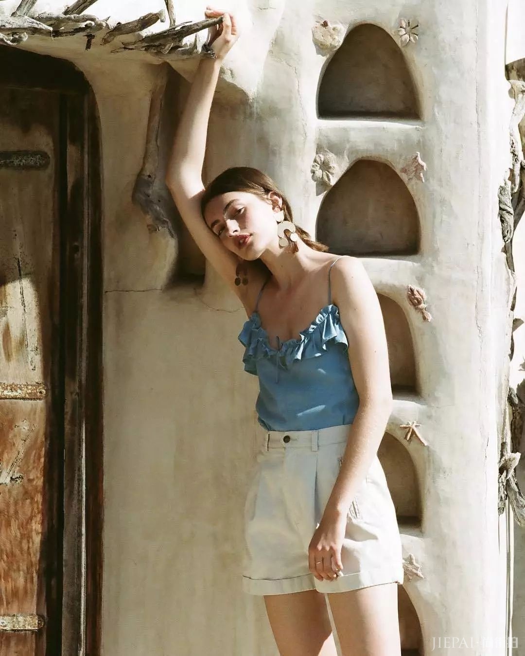 夏天穿什么颜色的衣服容易显白？这里有份超超超详细的攻略