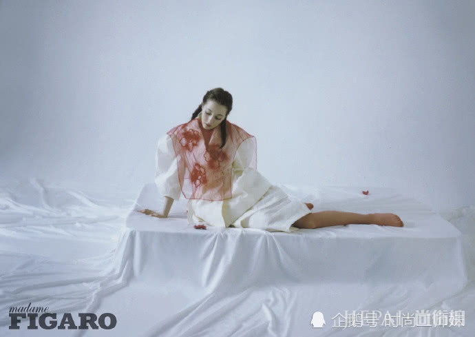 迪丽热巴拍时尚大片终于精致了一次，换眉形的她太美了