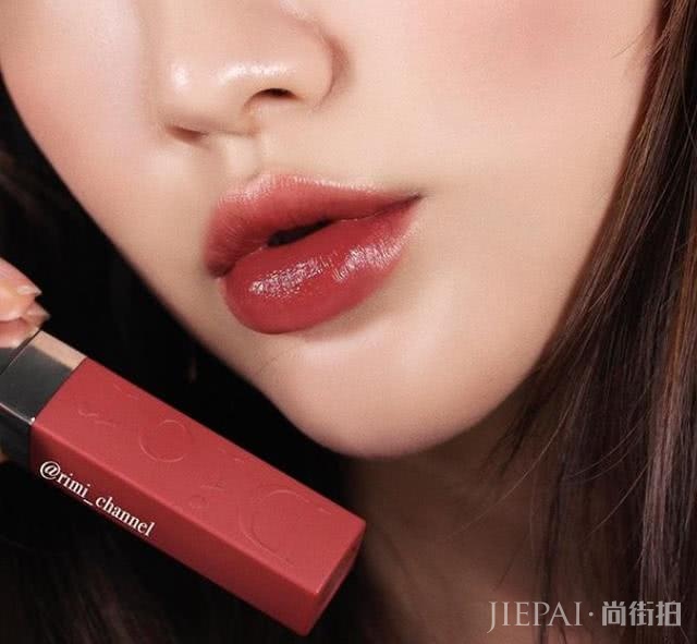 夏天口红已成必备品,各品牌推出的这个冷门宝藏色系温柔破表