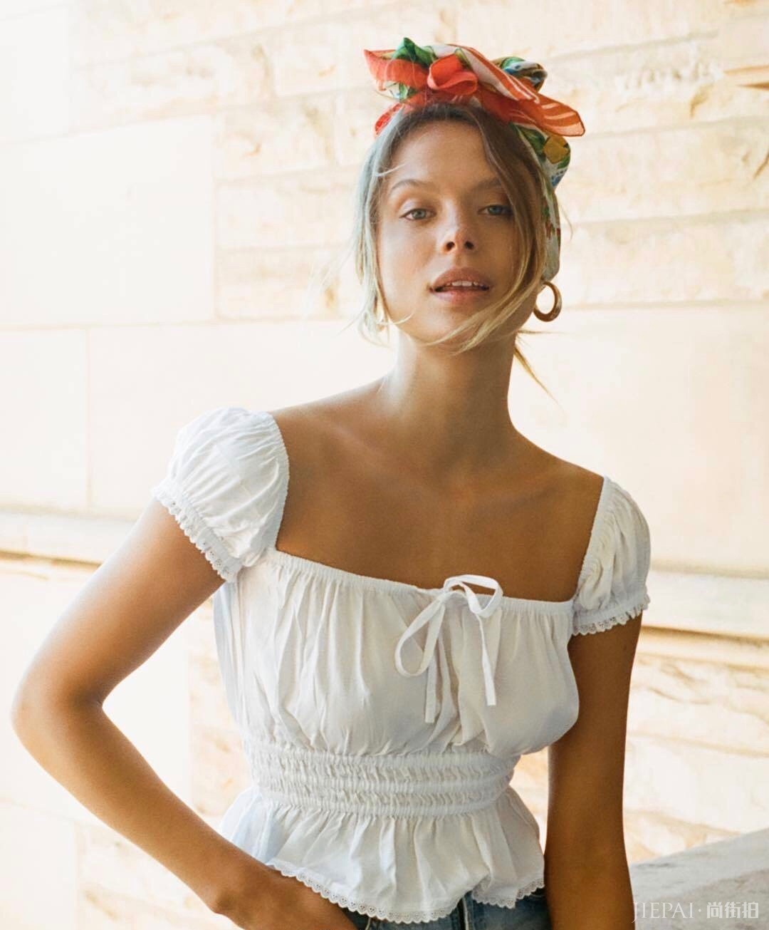 INS火透半边天的法式上衣,集甜美性感于一身