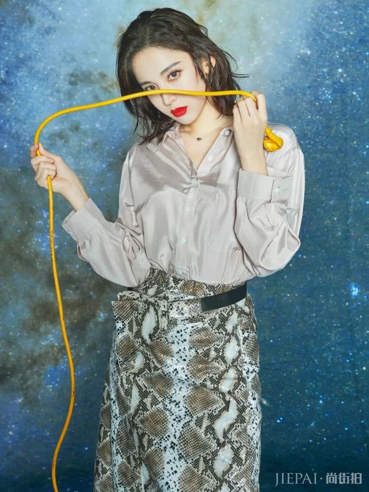 衬衫这样穿,显瘦又好看