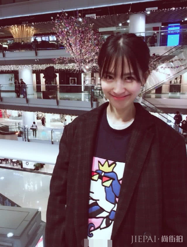 林宛瑜近照曝光,气质越来越优雅