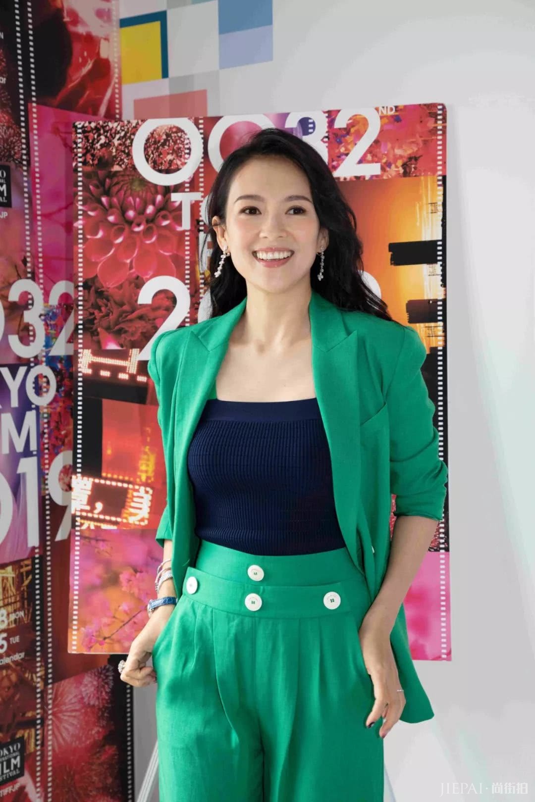 绿色一穿就土?其实穿好了很显白