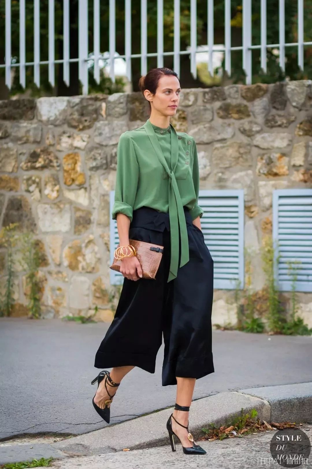 比衬衫更流行的Blouse,在抖音上都爆火!