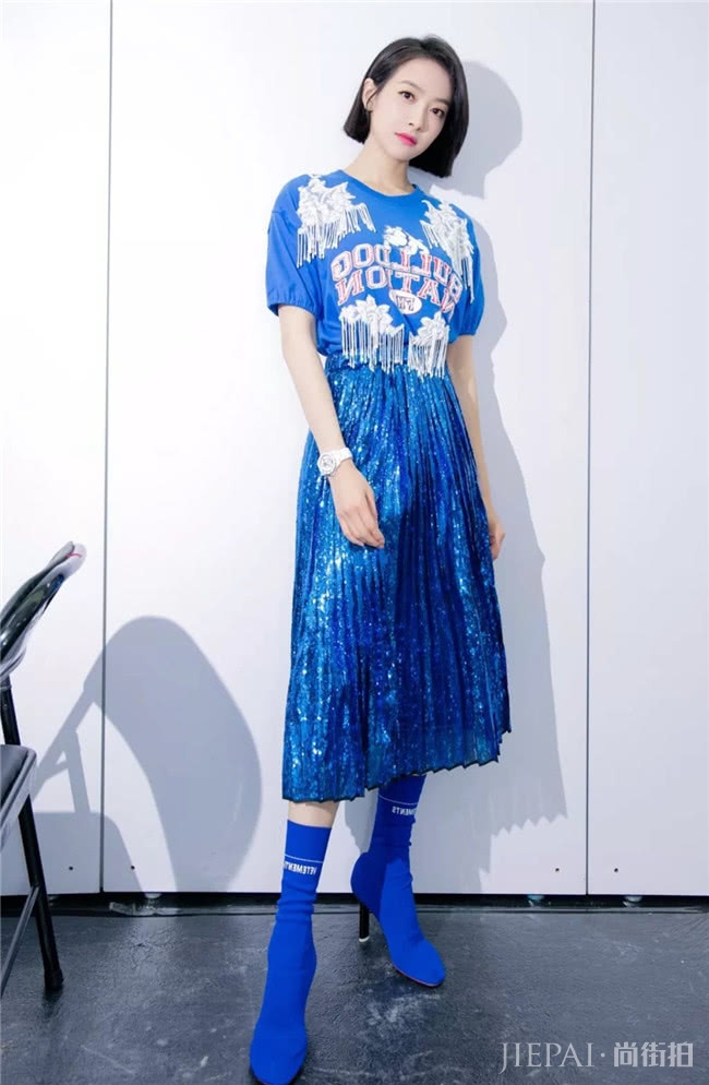夏天穿件个性流苏裙,带你秒变街头活泼少女
