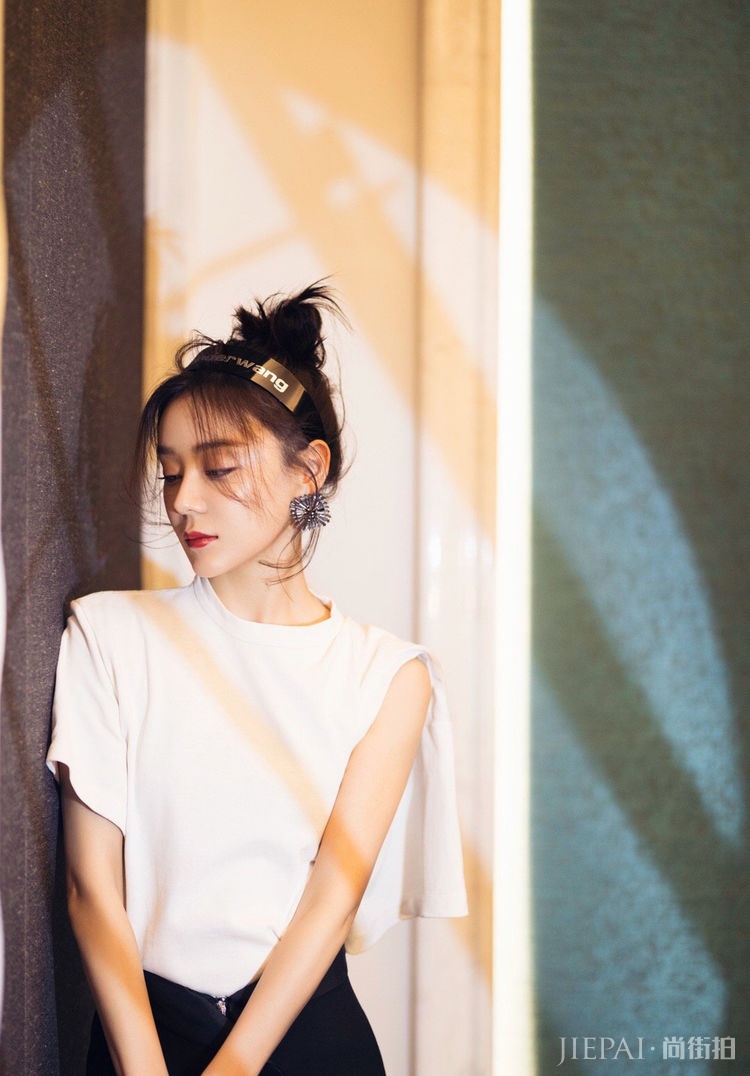 袁姗姗清新丸子头时髦又减龄,元气女神有点撩