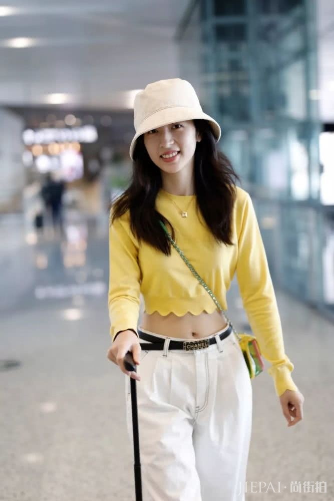 热巴穿橙色，宋茜穿薄荷绿！今年春夏流行色是？