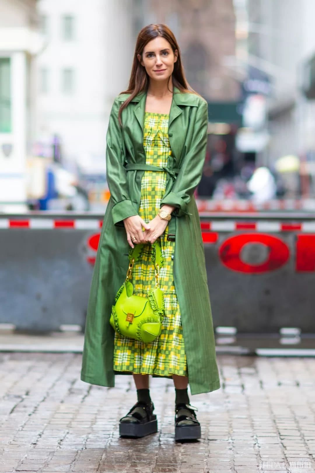 绿色一穿就土?其实穿好了很显白