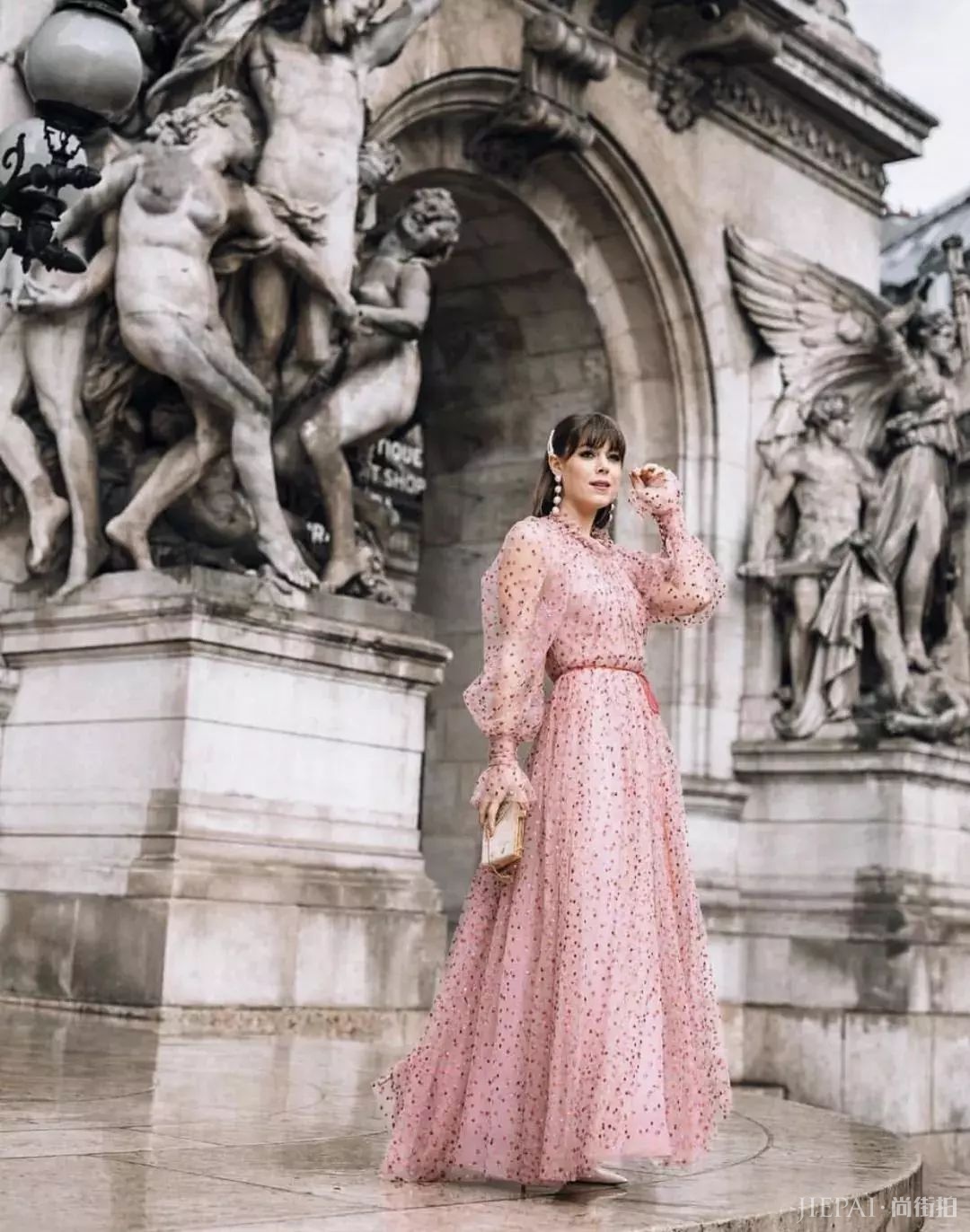 穿对裙子，你就是最美人间五月天，看最新欧美街拍示范吧