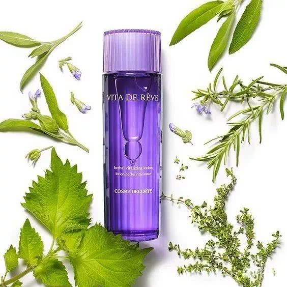 明明追求的是水光肌,为什么跑偏成了大油田?