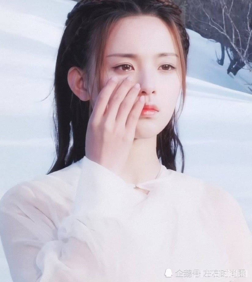 杨超越挑战小龙女造型,被赞美如仙女