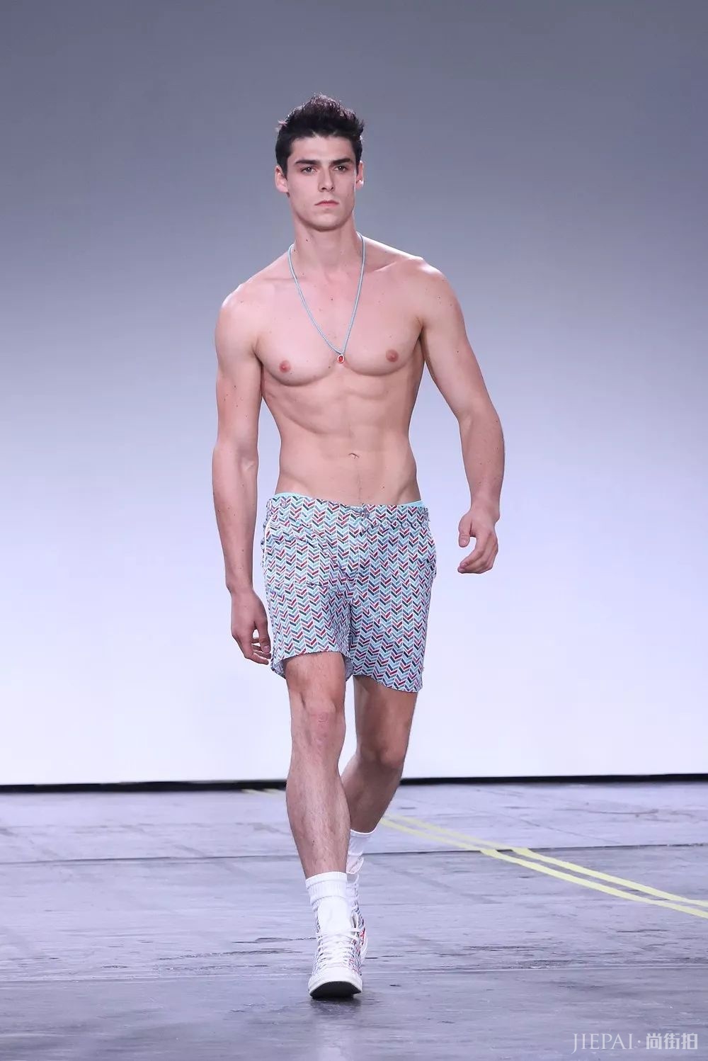 神仙男孩Raf Miller全新采访!全程流鼻血