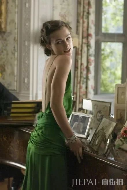 绿色一穿就土?其实穿好了很显白