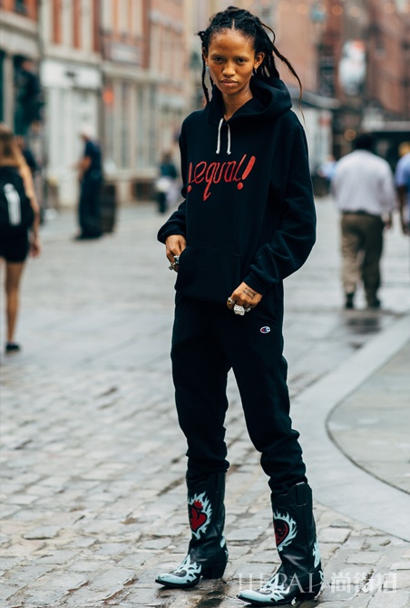 黑色衣服的搭配 优雅修长酷炫显瘦