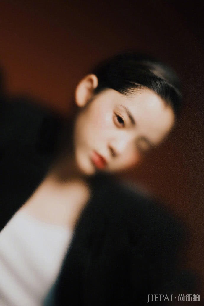 欧阳娜娜剪狗啃头发型!港风造型变化有点大