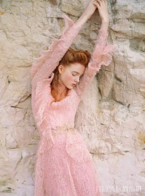 夏天穿什么颜色的衣服容易显白？这里有份超超超详细的攻略