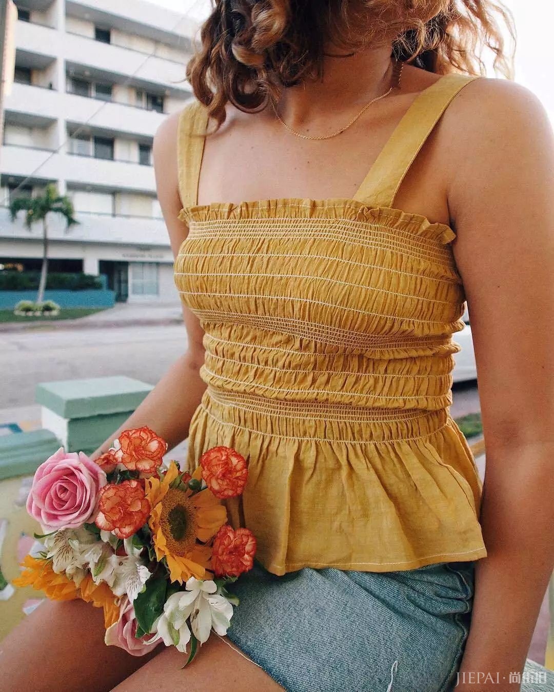 夏天穿什么颜色的衣服容易显白？这里有份超超超详细的攻略