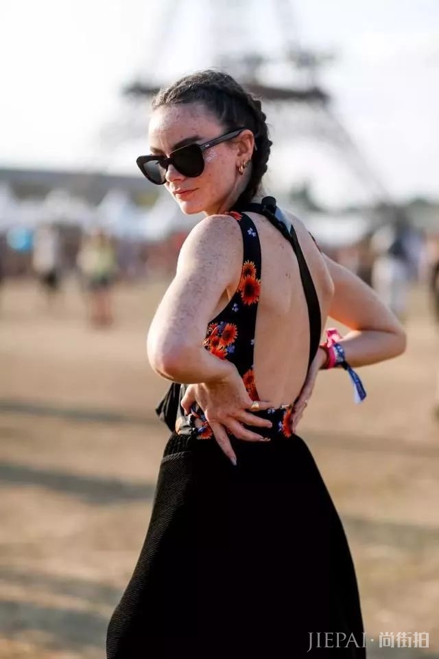 夏天怎么穿?露背让你性感拿捏的刚刚好