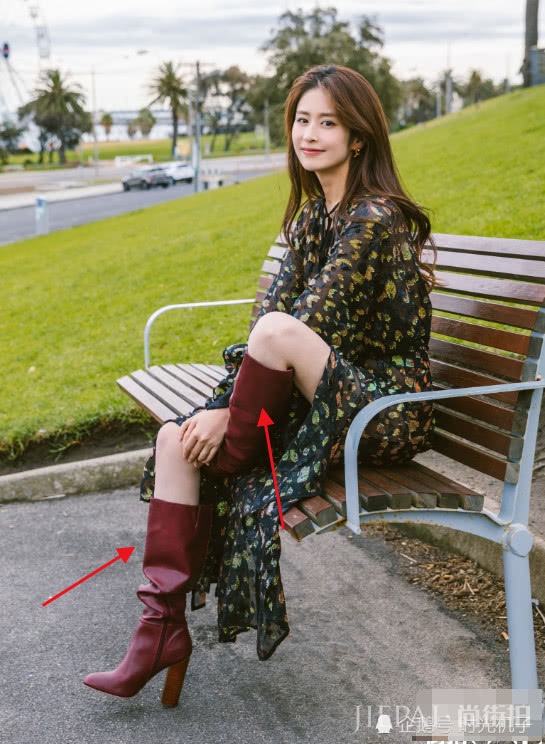 颖儿把及膝的高跟靴穿成了堆堆袜？腿细到逆天了