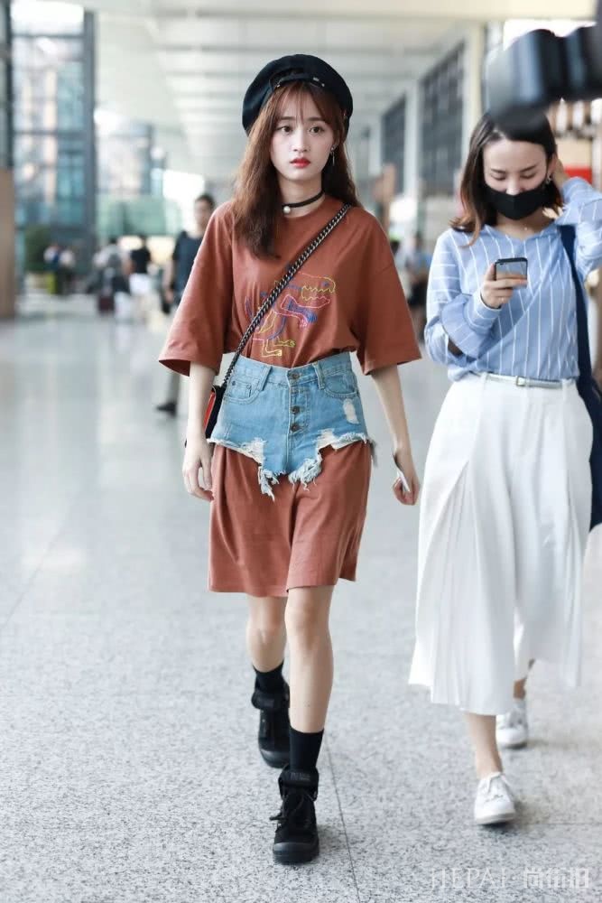 T恤裙一穿就像出门去拿快递的，怎么办？