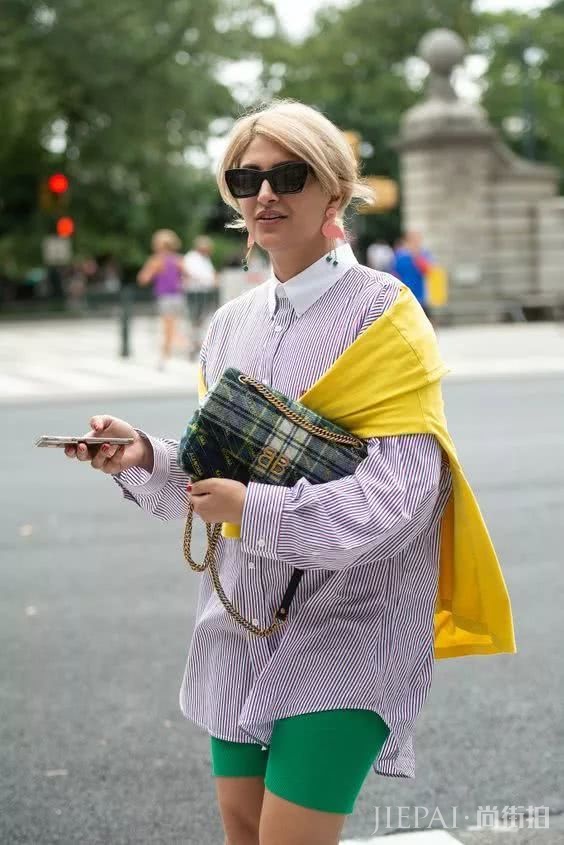 衬衫这样穿,显瘦又好看