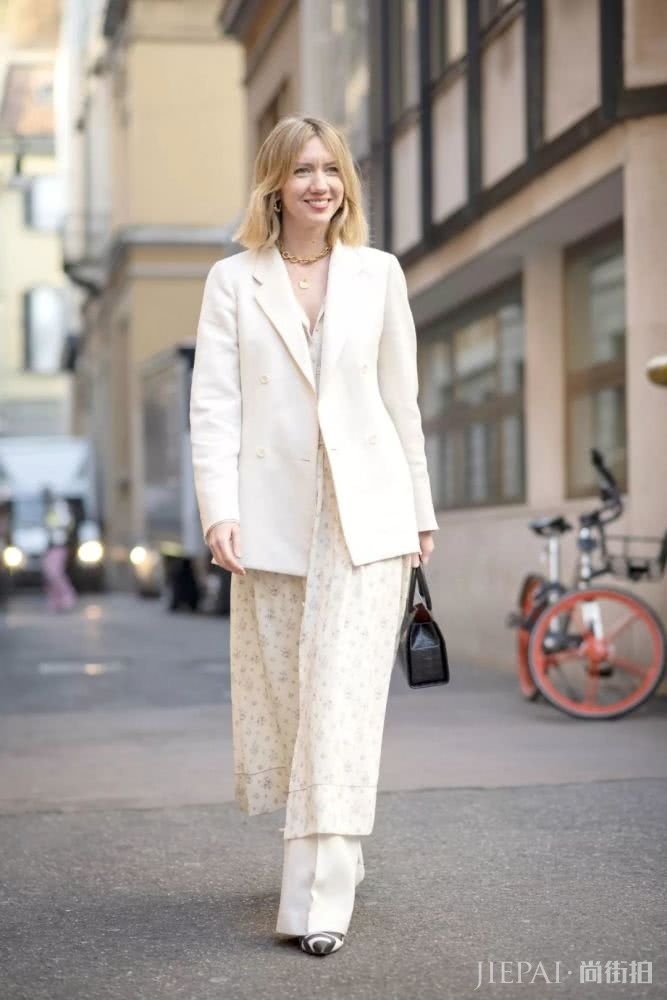 众多女明星中,纯白色谁穿得最高级?
