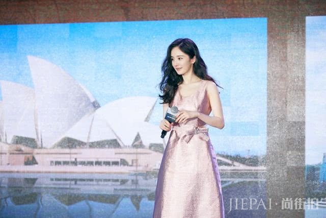 近期杨幂的几套造型都在自我复制 缺乏新意