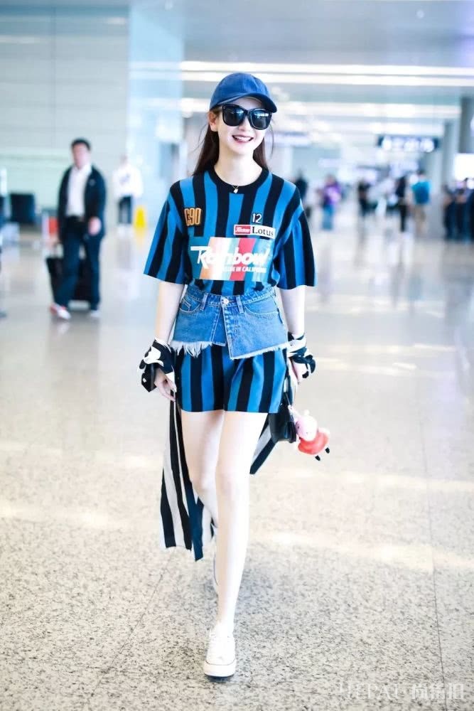 T恤裙一穿就像出门去拿快递的，怎么办？