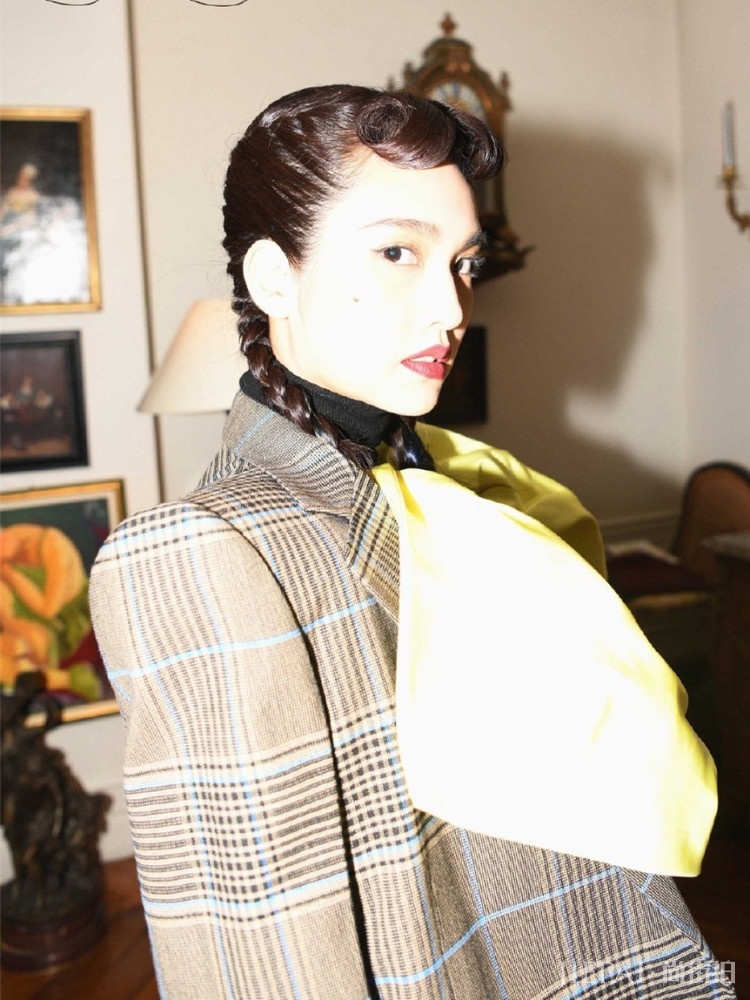 杨丞琳挑战超长麻花辫，161cm也有强气场