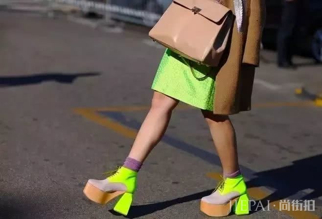 穿裙子不要搭这4双鞋,会丑!到!爆!炸