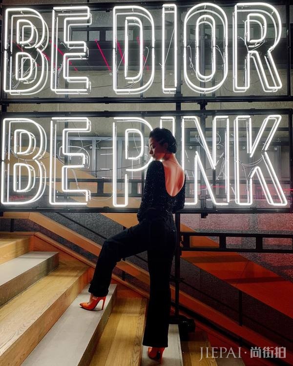 日本模特&DJ Una Kinoco私照合辑:华丽丽的街头混搭风格腔调足!