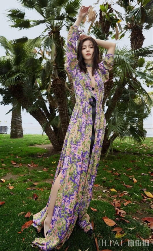 夏天独宠碎花连衣裙，将甜美展现的淋漓尽致