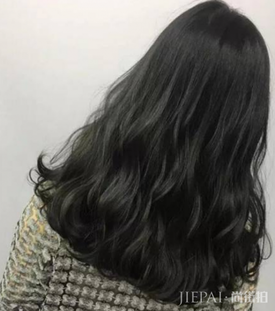 脸黑黄染什么颜色头发 这几种发色很适合