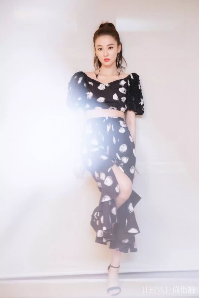 杨幂和娜扎都超爱的单品，少女感和灵动感都离不开它