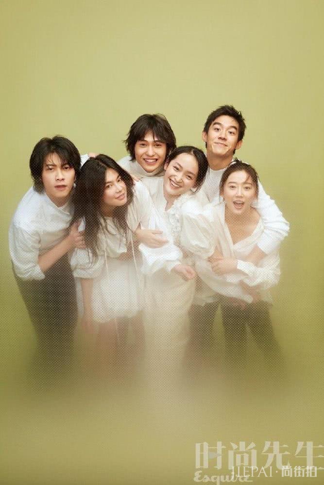 五月封面大赏：刘亦菲低调登封尽显高级美，陈冠希又素颜拍大片？