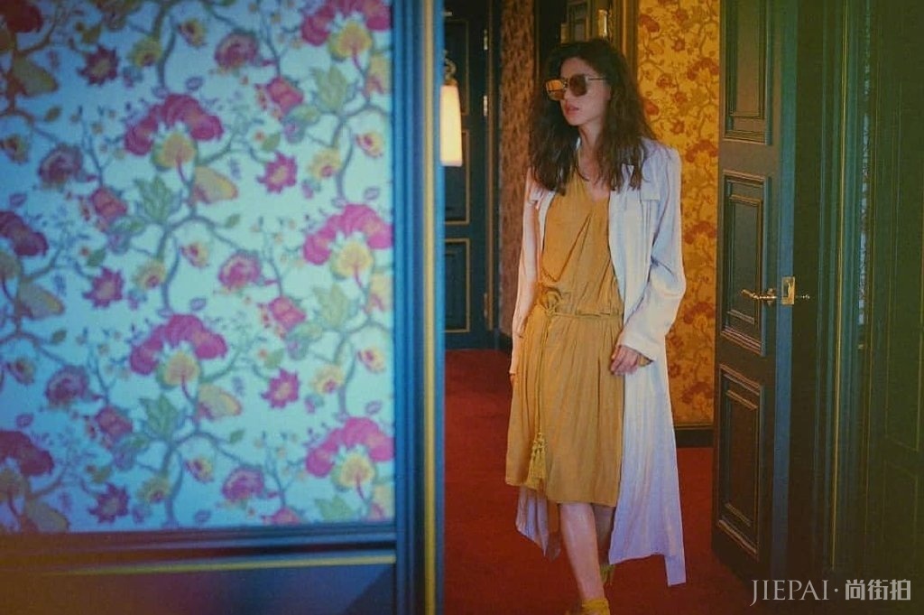 全智贤换风格了！大片连换8套造型，太迷人了