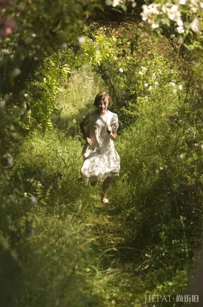 超时髦的夏日色彩搭配，章子怡蔡依林也在穿