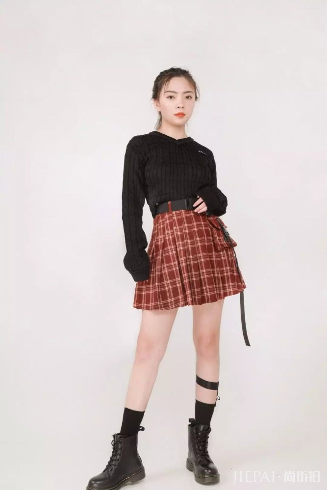 拯救微胖女孩!阔腿裤搭配露腰沟装穿上最讨喜