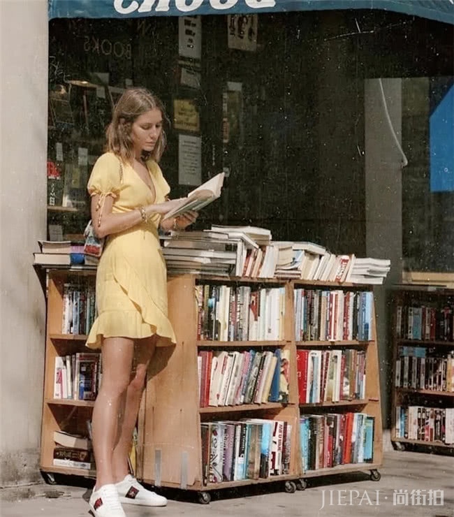 黄色单品时髦又有趣,在夏季穿着太有亲和感了