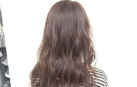 头发少适合烫什么发型 这款烫发最适合发量少星人